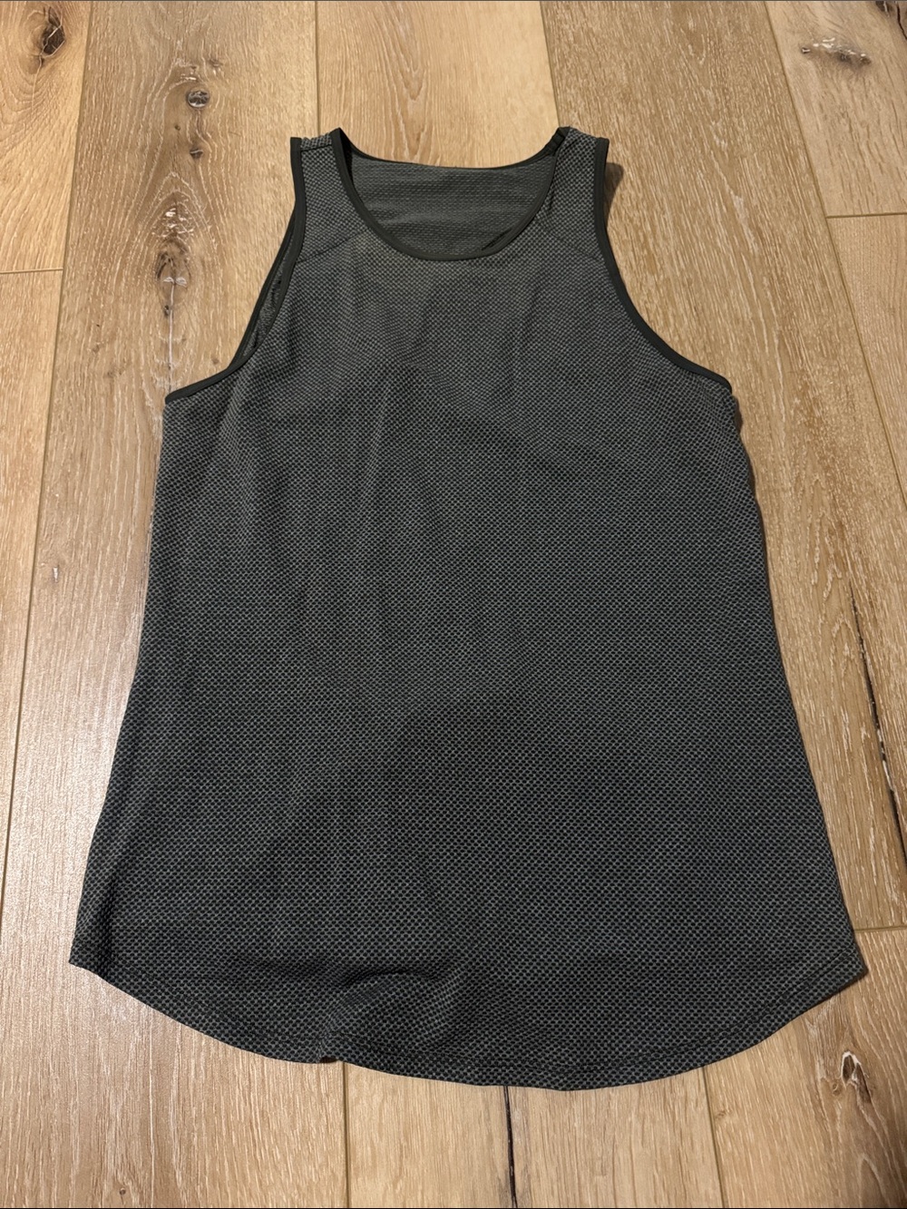 lululemon Sleeveless Textured Tank Top - green it is either a size 2 or 4